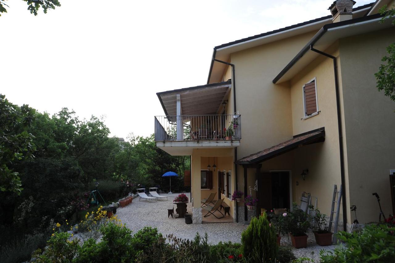Affittacamere Fule Fontecchio ภายนอก รูปภาพ
